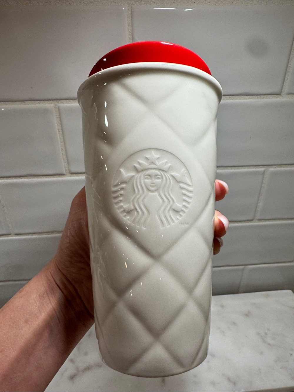 Starbucks 2012 White Quilted Ceramic Travel Tumbler 10 oz Red Lid Collectible